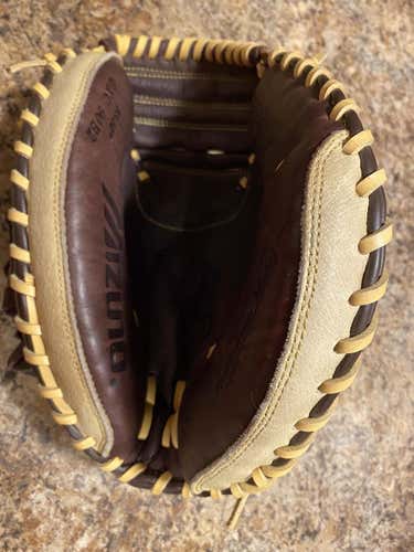 Mizuno Franchise Pro Scoop 33.50” catchers mitt