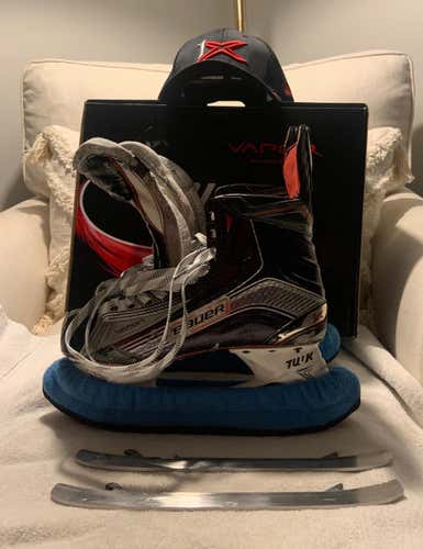 Bauer 1X Senior Hockey Skates. Senior 8D. Step Steel. New Era Hat.