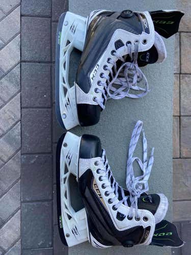 Senior CCM RibCor 50K Limited Edition White Hockey Skates Regular Width Size 8.5. & Soakers