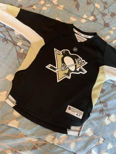 Black Unisex Small Reebok  Jersey