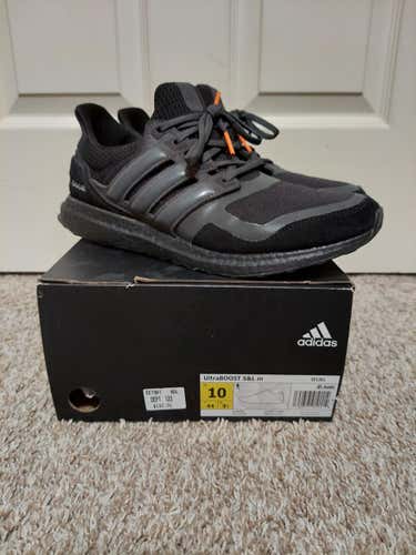 Black Adult Used Men's Size 10 Adidas Ultraboost