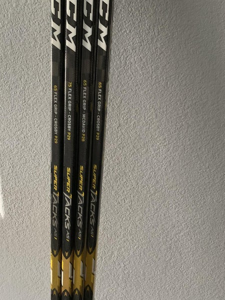 Senior Right Handed Toe Pattern Super Tacks AS1 Hockey Stick
