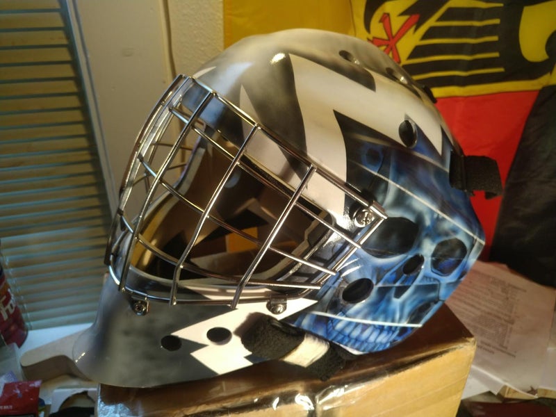Airbrushed Senior Used Vaughn VM7700 Goalie Mask
