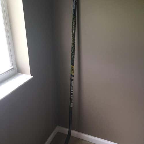 Used Right Handed Supreme 2S Pro Toe Pattern Pro Stock Hockey Stick