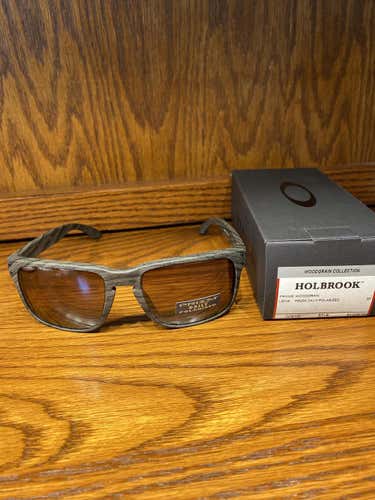 Oakley Holbrook Woodgrain