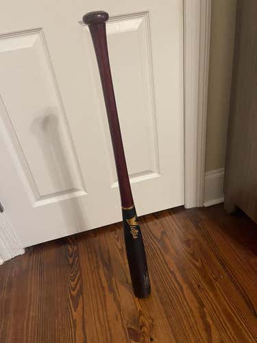 33.5 Inch Victus EB12 Wood Bat.