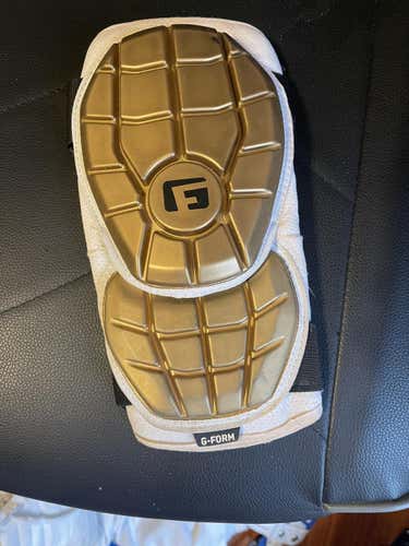 White And Gold G Form