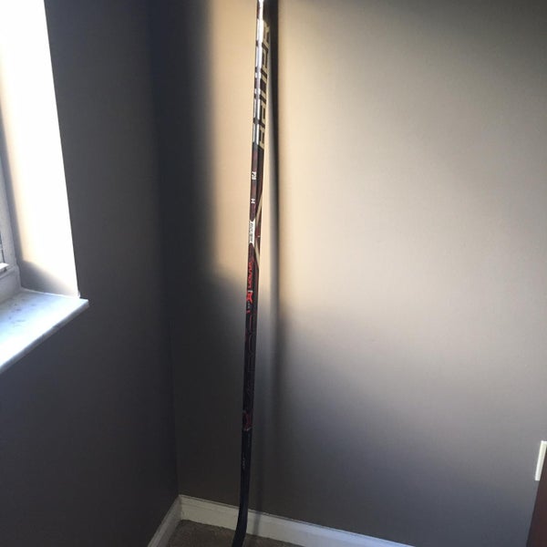 Used Right Handed Vapor ADV Toe Pattern Pro Stock Hockey Stick