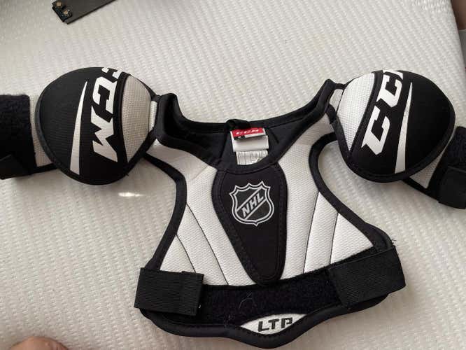 Used Youth Small CCM LTP Shoulder Pads