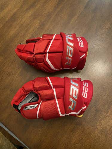 Red Senior Bauer 13" Supreme S29 Gloves