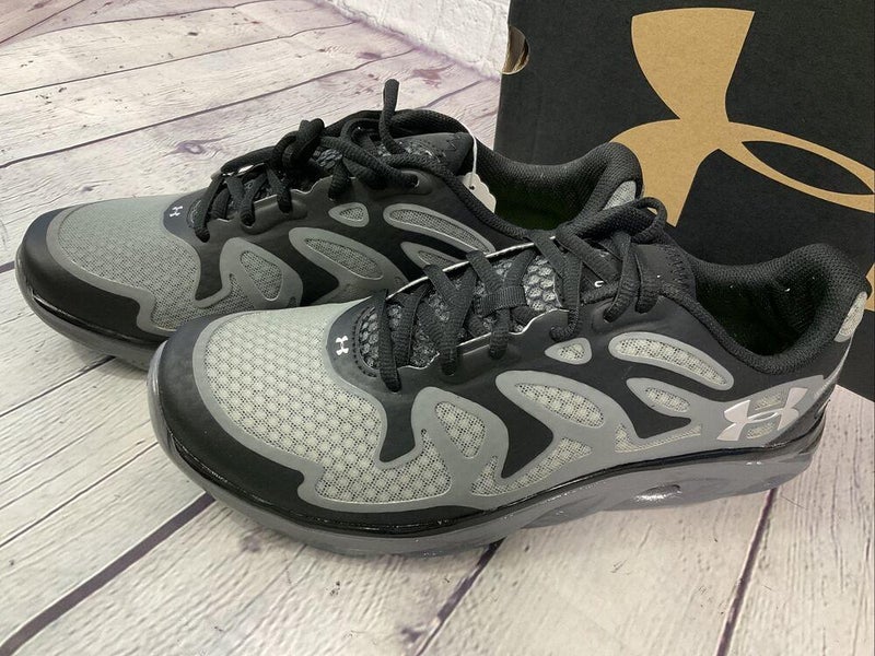 Soltero camino Maduro New Under Armour Team Spine EVO Size 9 Black/Gray Running Shoes New With  Box | SidelineSwap