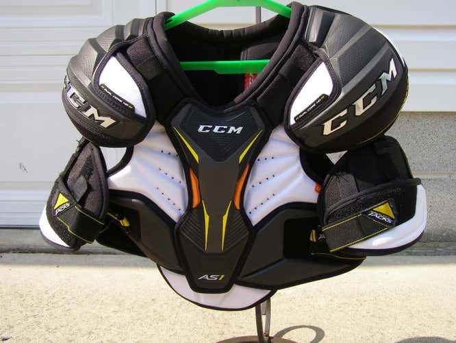 Used Senior Large CCM Super Tacks AS1 Shoulder Pads