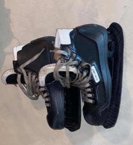 Senior Used Bauer Hockey Goalie Skates Regular Width Pro Stock Size 9