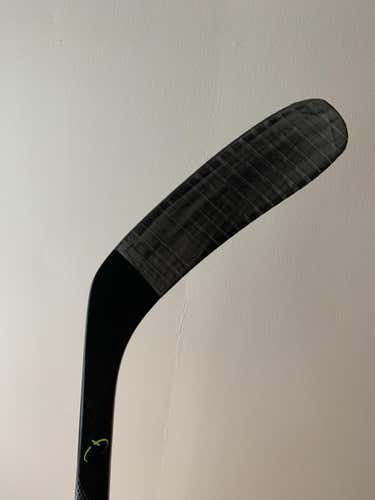Senior Right Handed Toe Pattern Pro Stock G3 (dressed as) Vapor FlyLite Hockey Stick