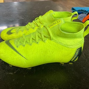 Green Men's Molded Cleats Nike Mercurial Superfly Cleats