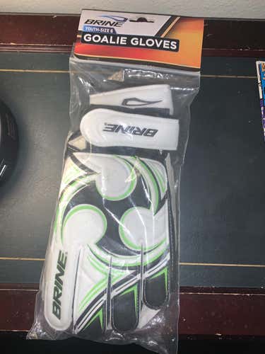 Brine Youth Size 6 Soccer Goalie Gloves