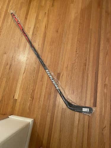 Senior Left Hand Mid Pattern Vapor FlyLite Hockey Stick