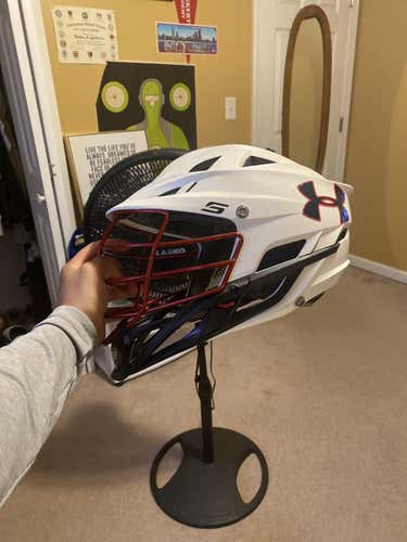 White Adult Player's Cascade S Helmet
