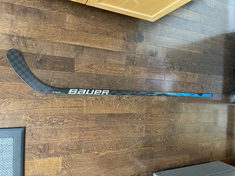 Used Right Handed Nexus Geo Hockey Stick