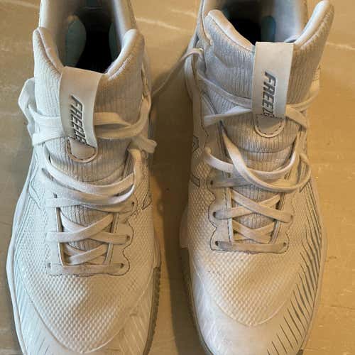 White Used Size 7.5 (Women's 8.5) New Balance