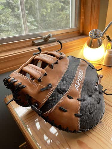 Brown High School/College First Base 12.5" A2000 Baseball Glove