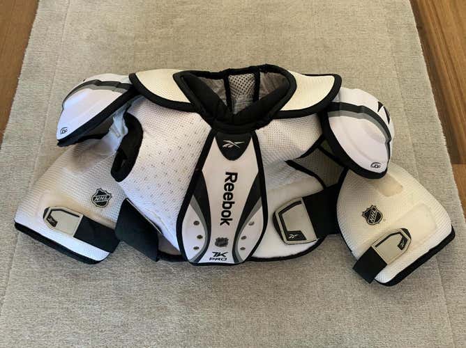 Reebok 7K Shoulder Pads - Senior M/L