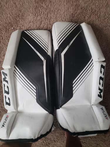 White Used Youth 22" CCM Y Flex Goalie Leg Pads