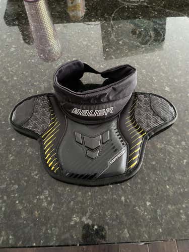 Bauer Supreme Goalie Neck Guard Jr