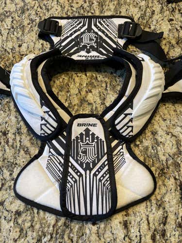 Brine King Youth Shoulder Pads Size XS