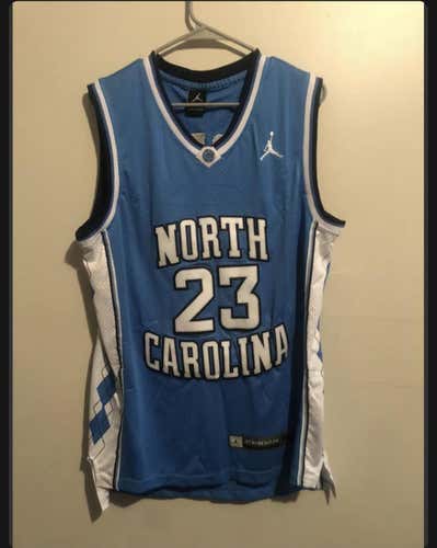 *New* Michael Jordan North Carolina Jersey Medium