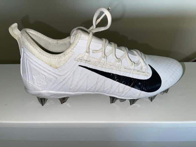 White Men's Molded Cleats Low Cut Huarache