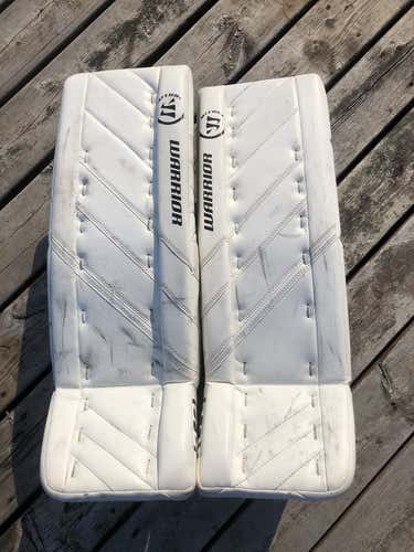26+1" Junior Warrior Ritual G4 Goalie Leg Pads