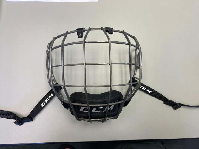 CCM FM 680 small cage