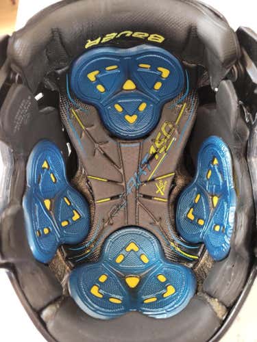 Black Used Small Bauer Re-Akt 150 Helmet