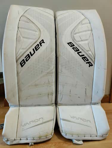 White Used Intermediate Medium Bauer Vapor X900