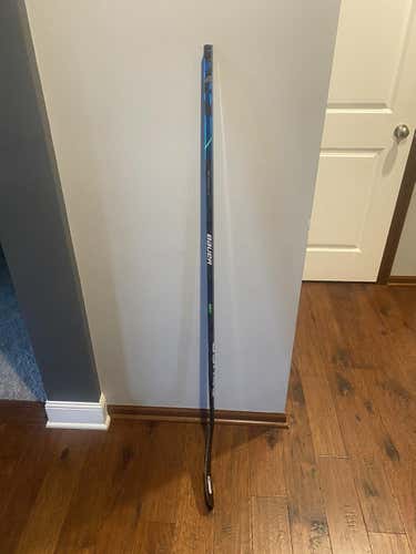 Junior Right Handed Mid Pattern  Nexus Geo Hockey Stick
