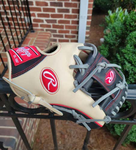 New Rawlings Right Hand Throw Heart of the Hide Baseball Glove 11.5"