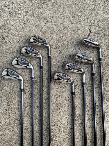 Right Handed TaylorMade R7 Iron Set