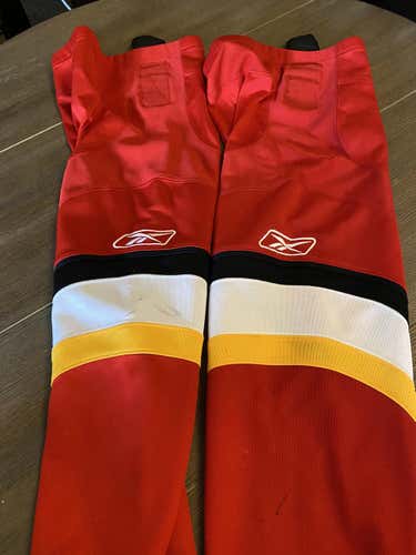 Calgary Flames  Large Reebok Pro Stock SX100 Socks