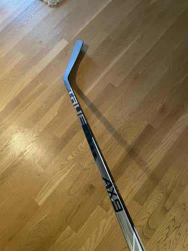 True AX9 HCS 75 Flex Right Hand Senior Hockey Stick