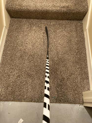 Senior Right Handed Mid Pattern Covert QRE Pro Hockey Stick