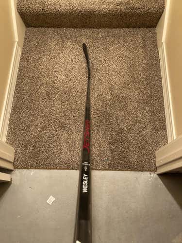 Senior Right Handed Toe Pattern Pro Stock JetSpeed Hockey Stick