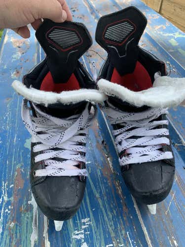 Junior CCM Size 3 JetSpeed FT470 Hockey Skates