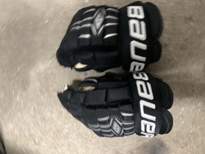 Bauer Nexus 800 Gloves 14 inch.