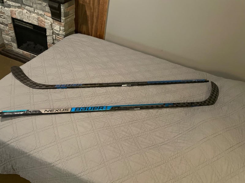2 Senior Bauer 2N Pro RH, Grip, P92, 77 Flex Ice Hockey Sticks