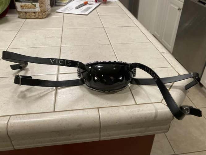 New Adult L/XL Sport Star Chin Strap with Jae protection