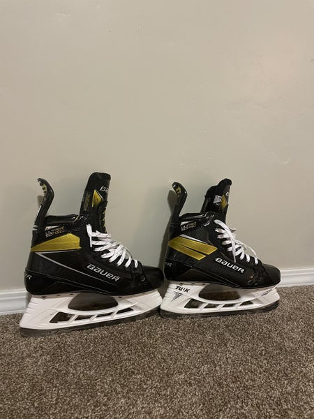 Senior Bauer Regular Width Size 8.5 Supreme Ultrasonic Hockey Skates