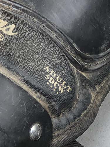 Men’s catchers gear and bag.  Full Set