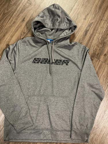 Lightweight Bauer Hockey Hoody.  NWOT Adult Small