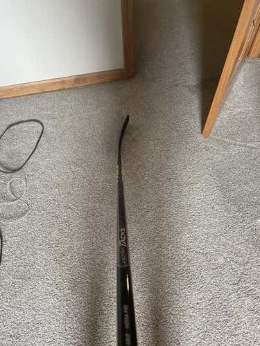 Intermediate Left Hand Ultra Tacks Hockey Stick